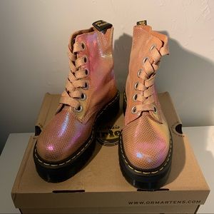 Dr Martens Molly Iridescent Pink